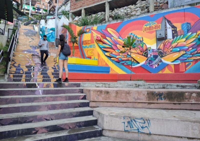 Comuna 13, Metro and Metrocable (Small Groups) - Cancellation Policy