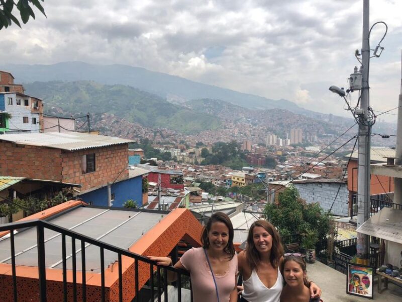 Comuna 13 Neighborhood & Street Art Private Tour - Experience Highlights