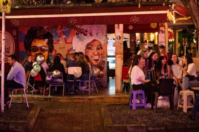 Comuna 13 Night Time Tour Medellin - Personalized Transportation and Knowledgeable Guides