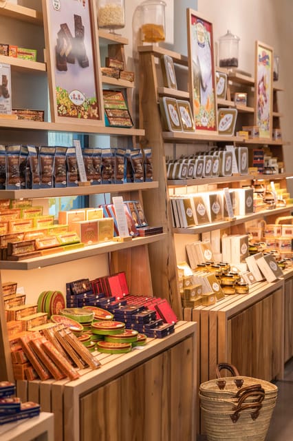 Confiserie Du Roy René: Gourmet Guided Tour of the Calisson Museum - Important Information
