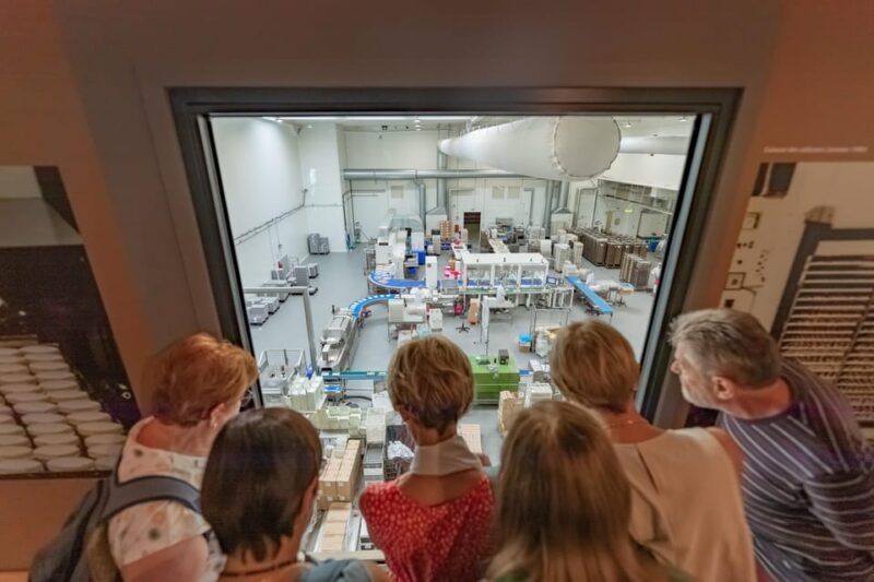 Confiserie Du Roy René: Gourmet Guided Tour of the Calisson Museum - Commitment to Environmental Protection and Local Produce