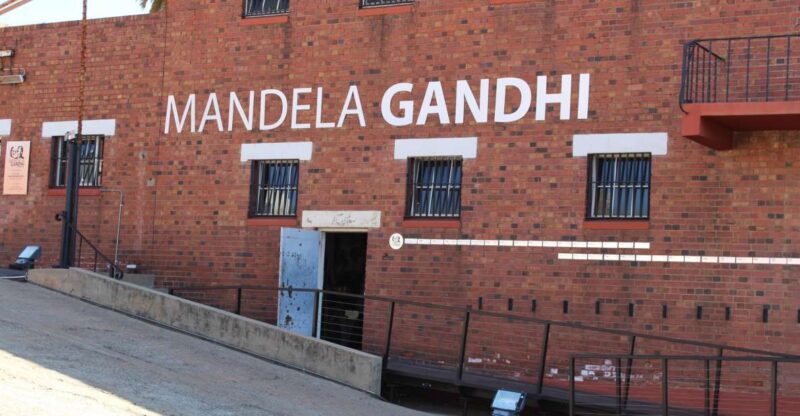 Constitutional Hill & Apartheid Museum Half Day Tour - Tour Overview
