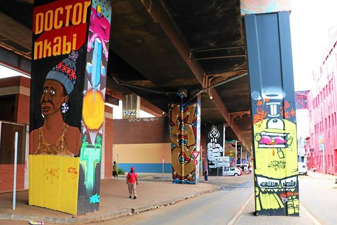 Contrast Tour Including Sandton, Alexandra, Johannesburg and Soweto - Discovering Johannesburgs Highlights