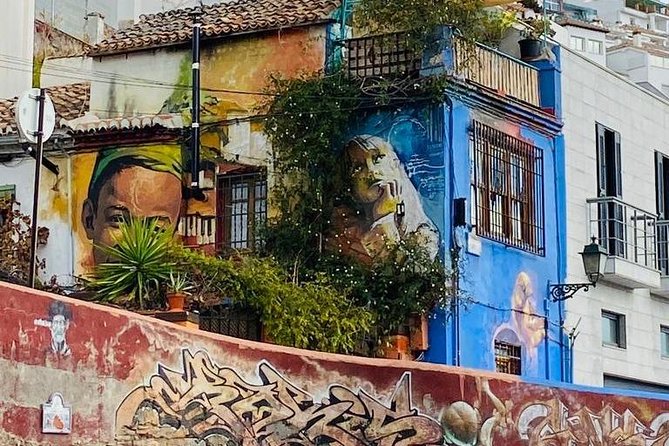 Contrasts of Granada - Exploring Local History and Culture