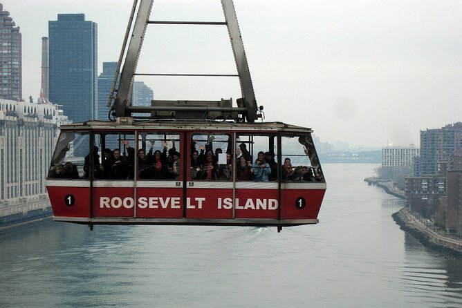 Contrasts of New York + Roosevelt Cable Car - Panoramic Perspectives Unveiled