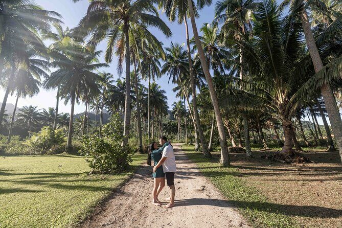 Cook Islands Family or Couple Photo Session - Is This Experience Worth the Price?