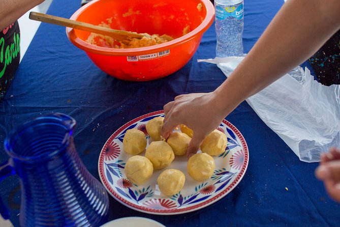 Cooking Class 4 Hours With a Local Mom in Cartagena - Sample Menu