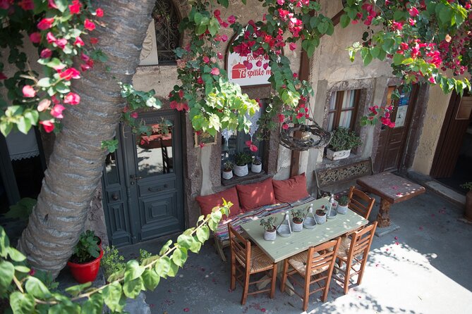 Cooking Class in Traditional Cave House in Santorini! - Meeting and Pickup Information