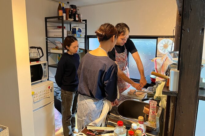 Cooking Class: Make a Local Delicacy in a Japanese House - Cooking Utensils and Ingredients