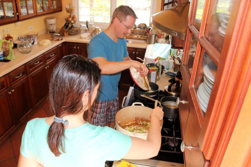 Coordinating Curry Cooking Class - Instructor and Cuisine History