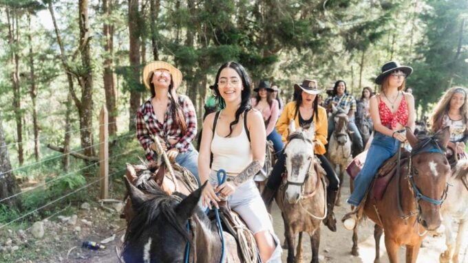Copacabana Horseback Ride ALL INCLUSIVE - Medellín - Transportation and Departure