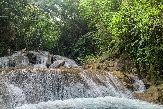 Copalitilla Waterfalls From Huatulco - Key Points