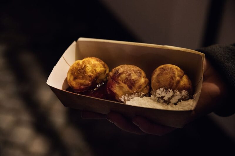 Copenhagen: Christmas Walking Tour With Treats and Drinks - Tour Activities