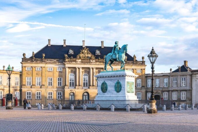 Copenhagen City, Old Town, Nyhavn, Architecture Walking Tour - Meeting Point and Logistics