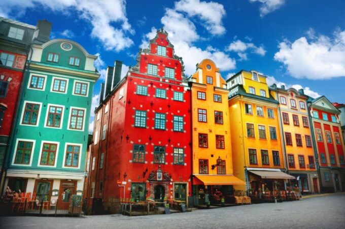 Copenhagen Day Trip to Malmo Old Town & Castle by Train/Car - Group Size and Accommodation Arrangements