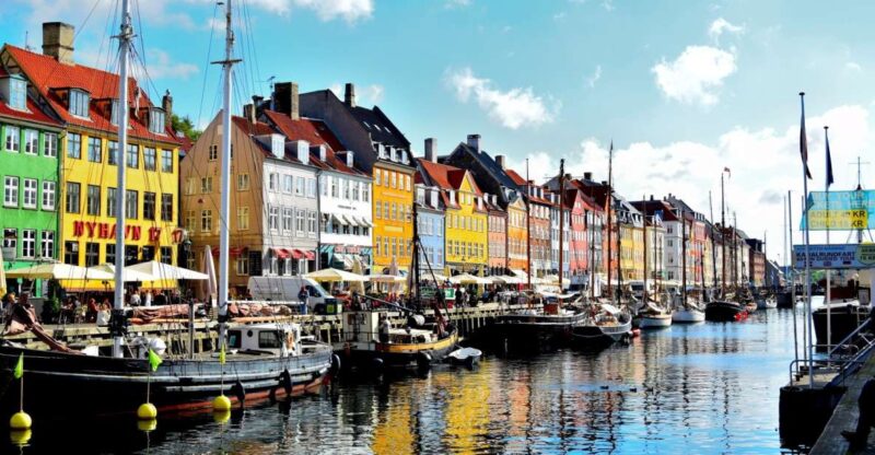 Copenhagen: Guided Walking Tour With a Small Group in French - Good To Know