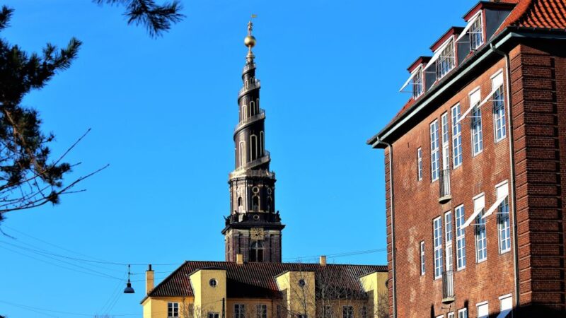 Copenhagen: Guided Walking Tour With a Small Group in French - Experience and Itinerary