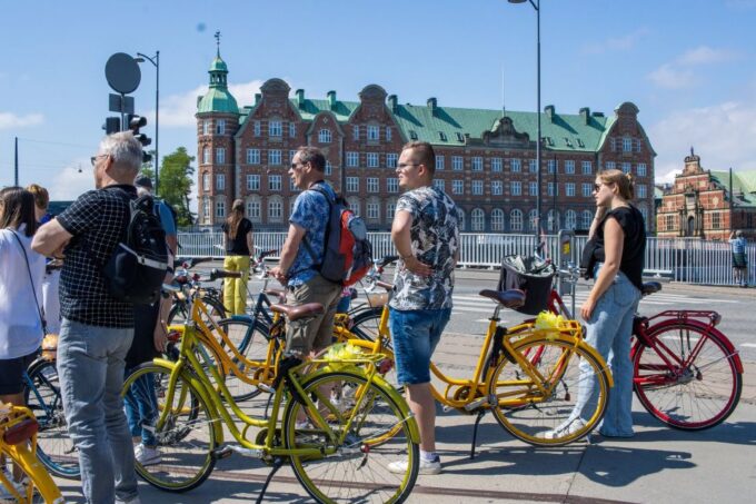 Copenhagen Highlights: 3-Hour Bike Tour - Opportunity for Photos