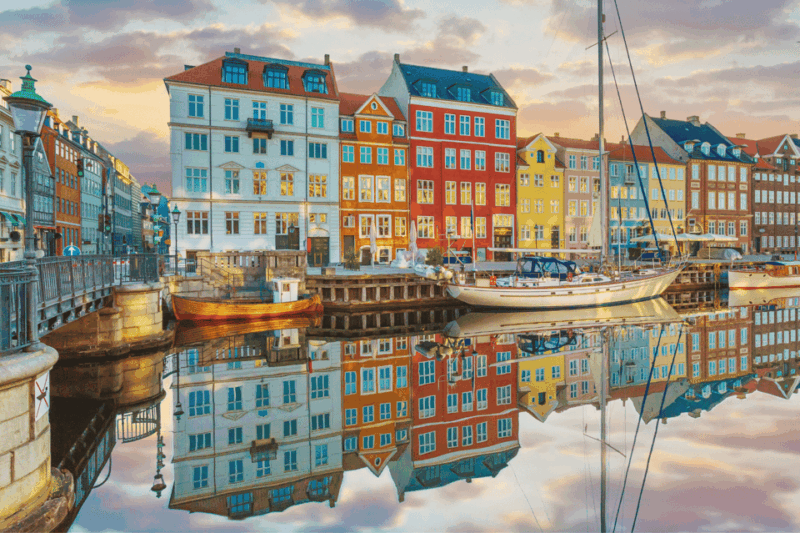 Copenhagen: Highlights App Guided Tour With Puzzles - Exploring Copenhagen