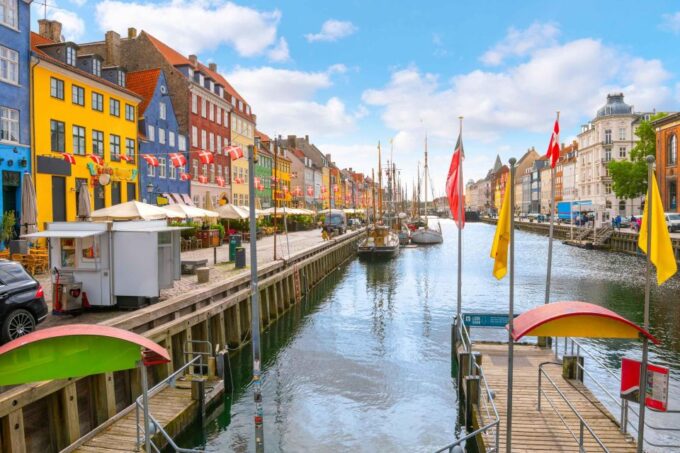 Copenhagen Old Town, Nyhavn, Canal Walking Tour & Christiana - Exploring Nyhavn
