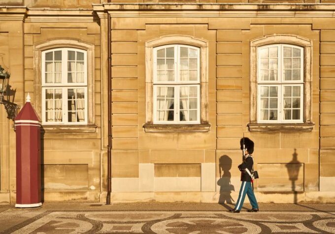 Copenhagen: Private 3-Hour Famous Landmarks Photography Tour - Meeting Point and Duration