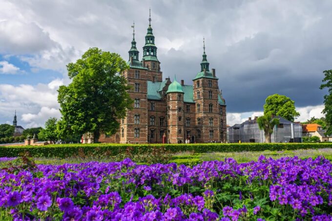 Copenhagen: Rosenborg Castle Tour With Skip-The-Line Ticket - Exploring Rosenborg Castles History