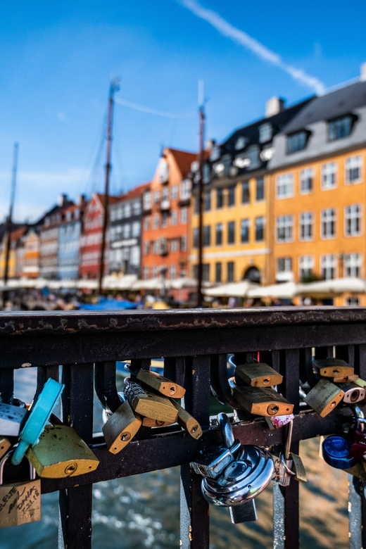 Copenhagen: Self-Guided Highlights & History Walking Tour - Tour Features