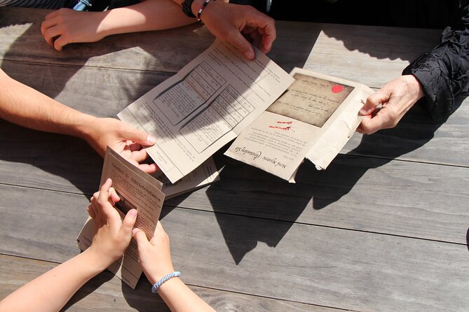 Copenhagen Self-Guided Murder Mystery Tour in Nyhavn (Danish Only!) - Meeting and Pickup
