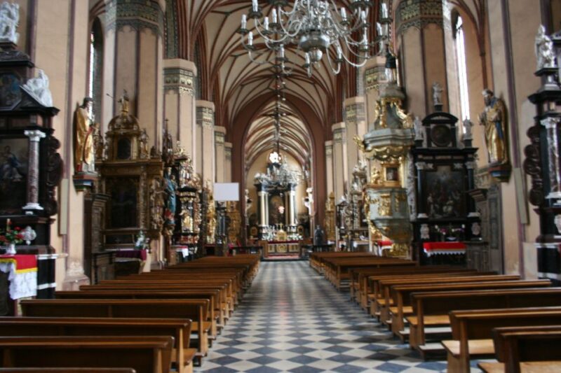 Copernicus Trail in Frombork Private Tour From Gdansk by Car - Explore Frombork, the Jewel of Warmia