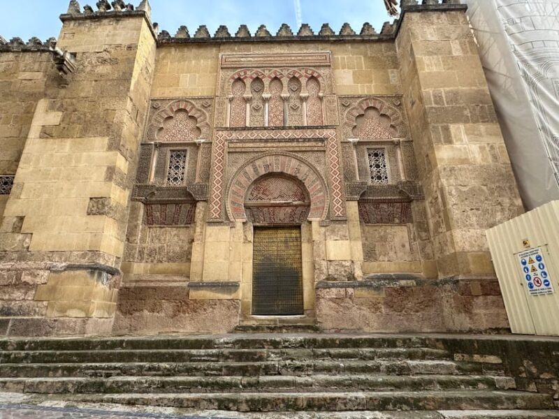 CORDOBA: GUIDED VISIT TO THE CATHEDRAL OF CORDOBA MOSQUE - Experiencing the Fusion of Cultures