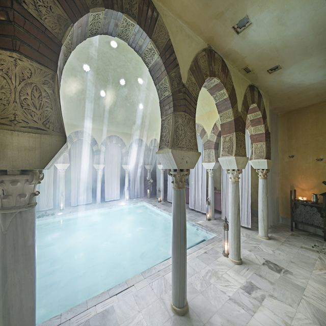 Córdoba: Hammam Al Ándalus Entry Ticket With Optional Massage - Meeting Point Location