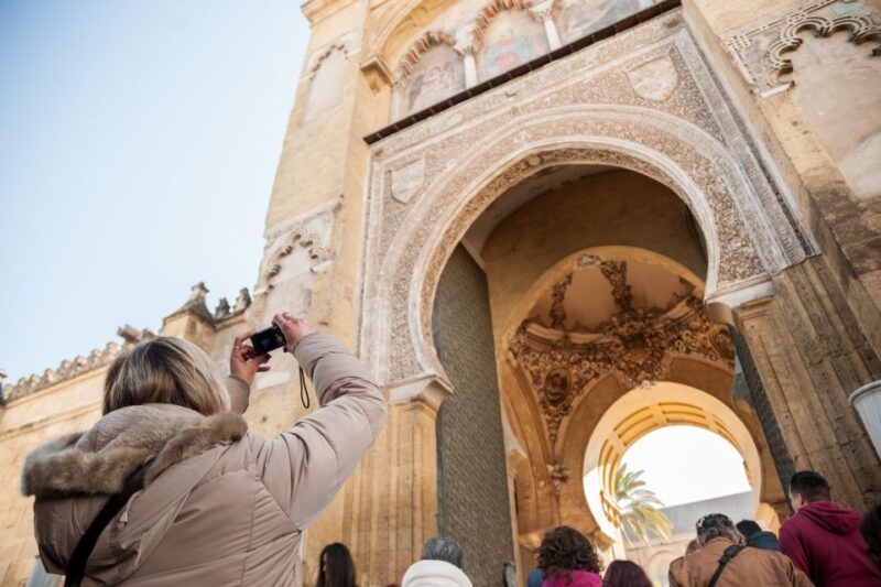 Cordoba: Jewish Quarter and Mosque-Cathedral Guided Tour - Itinerary and Highlights