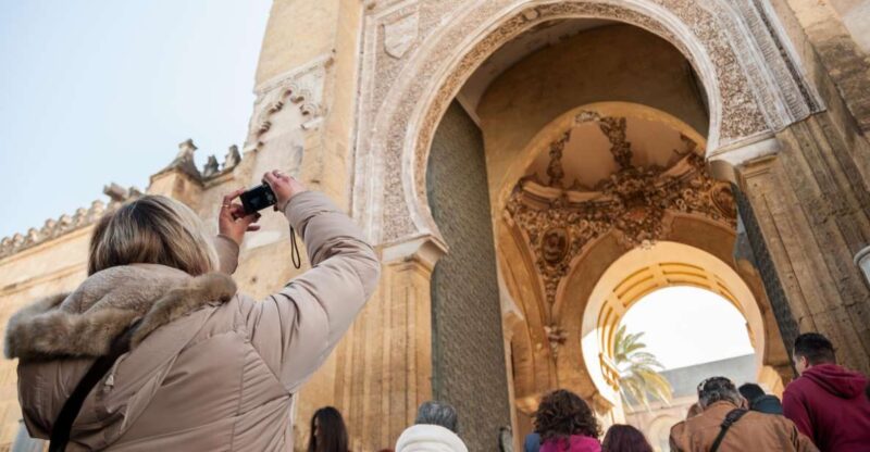 Cordoba: Jewish Quarter and Mosque-Cathedral Guided Tour - Key Attractions