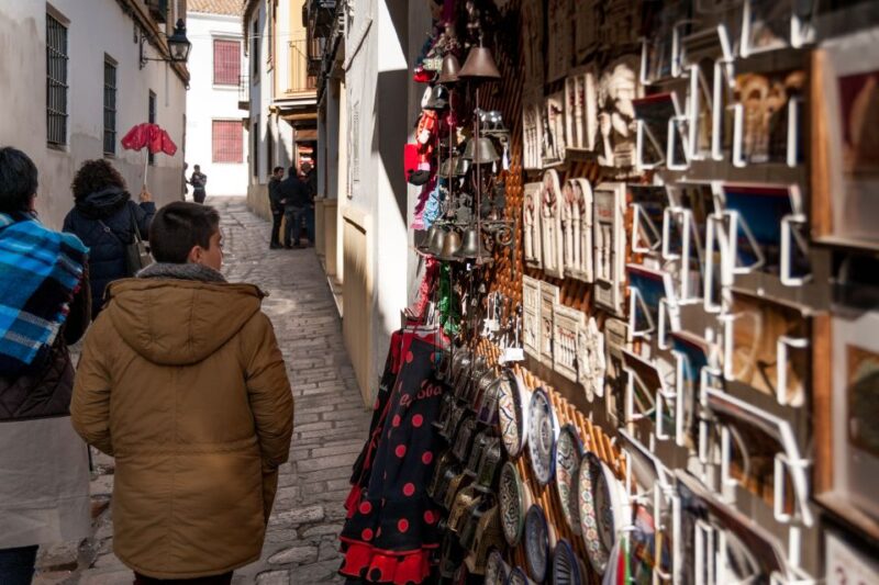 Cordoba: Jewish Quarter and Mosque-Cathedral Guided Tour - Explore Cordobas History