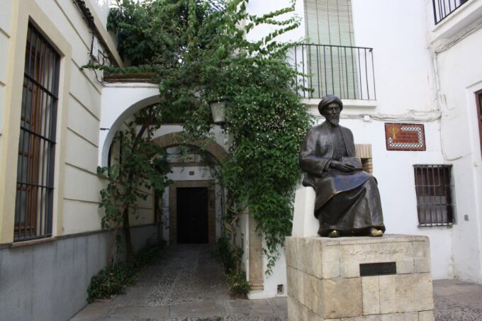 Cordoba: Jewish Quarter Walking Tour - Discovering Jewish History and Culture