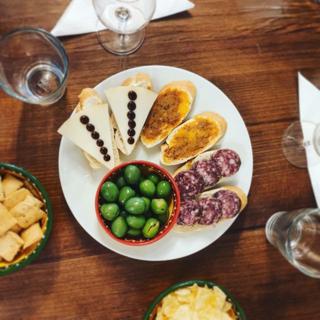 Córdoba: Local Wine Tasting Evening - Event Overview
