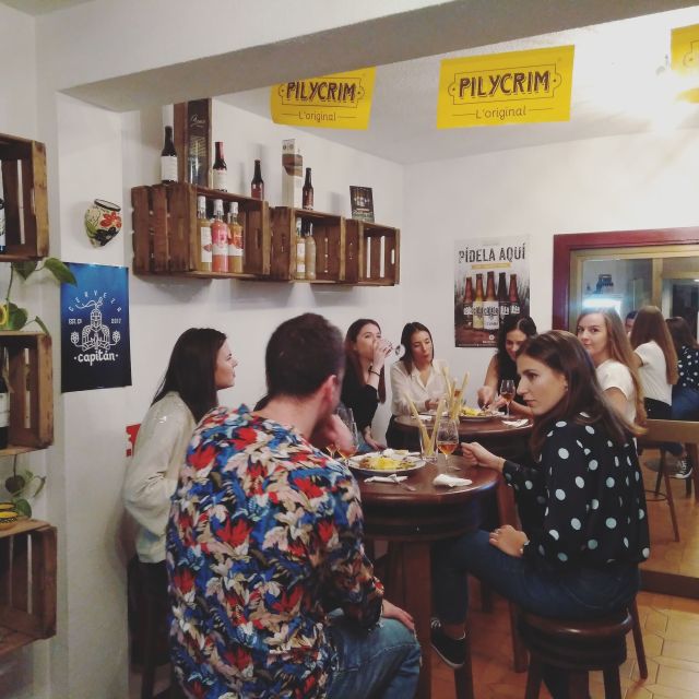 Córdoba: Local Wine Tasting Evening - Booking Options
