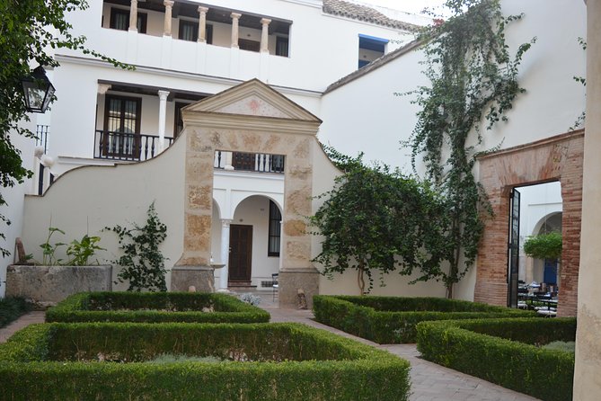 Cordoba Monuments Relax Tour in English - Cultural Significance of Monuments