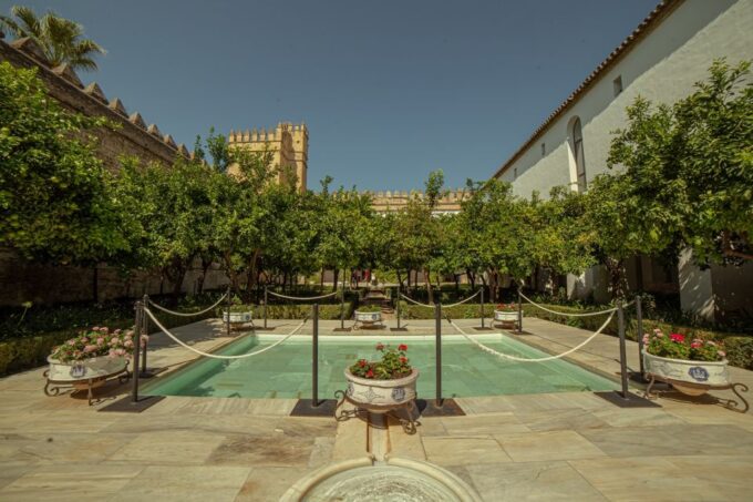 Córdoba: Mosque-Cathedral and Alcazar Tour - Guided Tour Details
