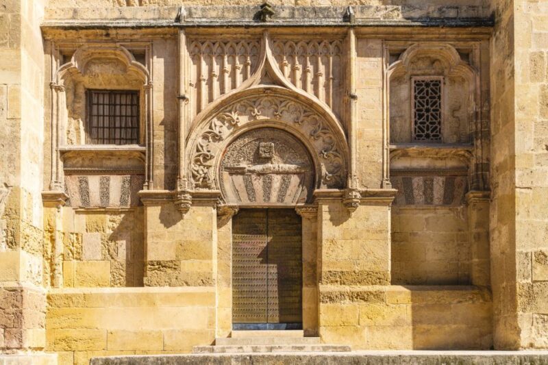 Cordoba: Mosque-Cathedral E-Ticket With Audio Guide - Exploring the Mosque-Cathedral