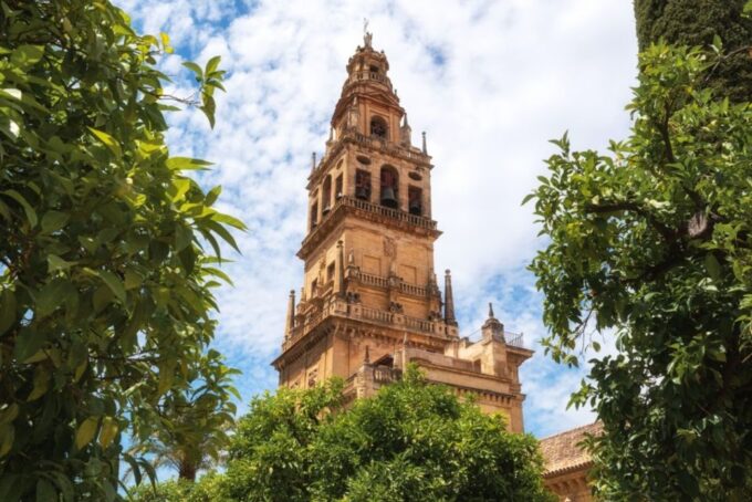 Córdoba Mosque, Jewish Quarter and Alcázar 3-Hour Tour - Artisans Souk Visit