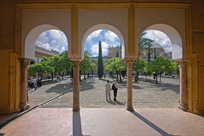 Cordoba Mosque & Jewish Quarter Guided Tour With Tickets - Exploring the Mezquita
