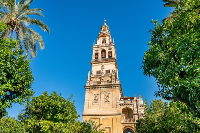 Córdoba: Mosque, Jewish Quarter & Synagogue Tour With Ticket - Walking the Jewish Quarter