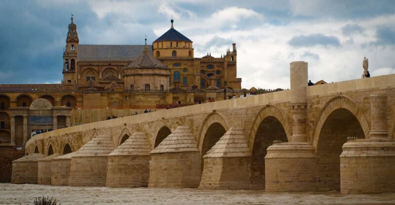 Cordoba: Private Guided Walking Tour - Explore the Alcázar De Los Reyes