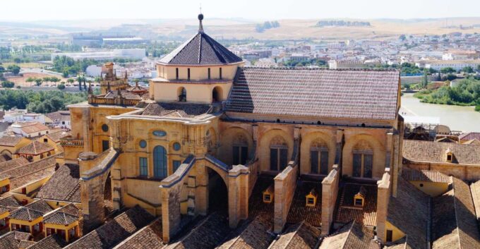 Córdoba - Private Tour Including Visit to the Fortress - Calleja De Las Flores