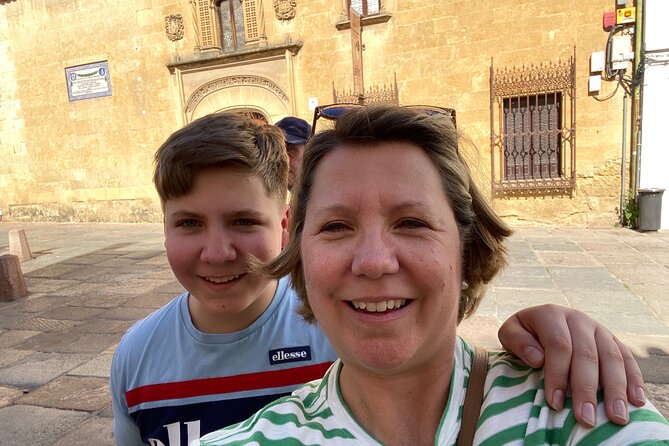 Córdoba Scavenger Hunt and City Highlights Walking Tour - Participation Details