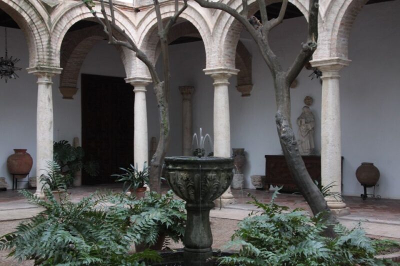 Córdoba: Viana Palace Gardens and Patios Entry Ticket - Visitor Guidelines