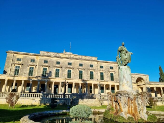 Corfu: Historic Buildings and Great Personalities Tour - Navigating the Old Town
