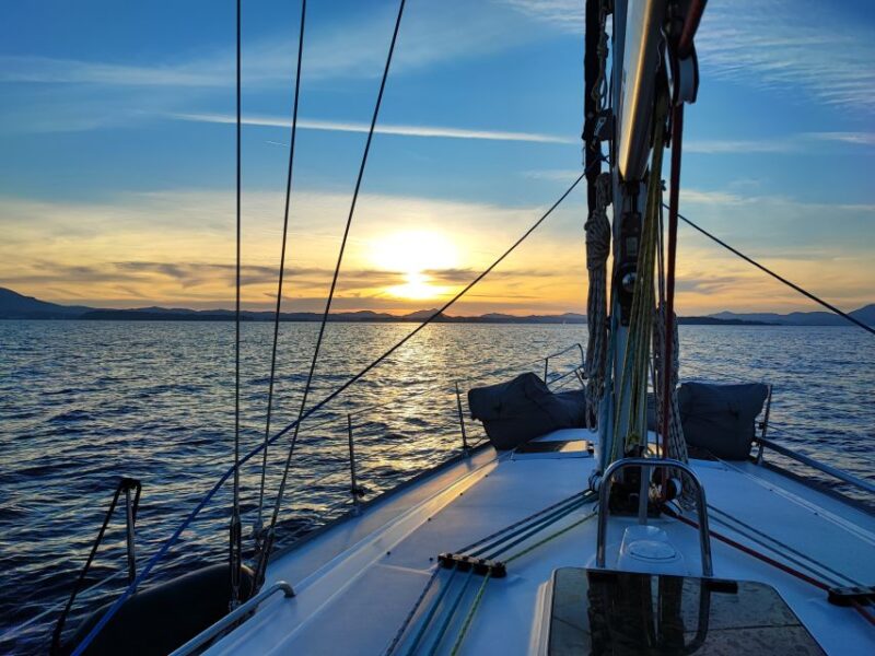 Corfu: Private Sunset Cruise - Included Amenities