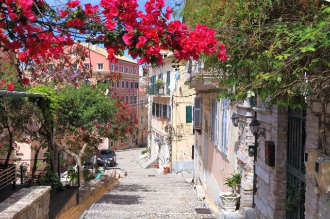 Corfu: Self-Guided Highlights Scavenger Hunt & Walking Tour - Solving Riddles at Attractions
